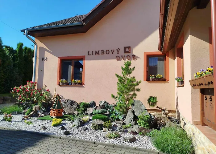 Pezion Limbovy Dvor